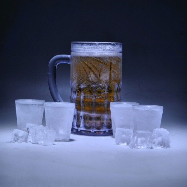 Acrylic ice beer mug, 650 ml. Acrylic ice beer mug, 650 ml.