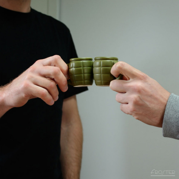 Grenade-shaped shot glass (60ml) Grenade-shaped shot glass (60ml)