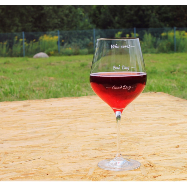 XXL Wine Glass "Who Cares" (860ml) XXL Wine Glass "Who Cares" (860ml)