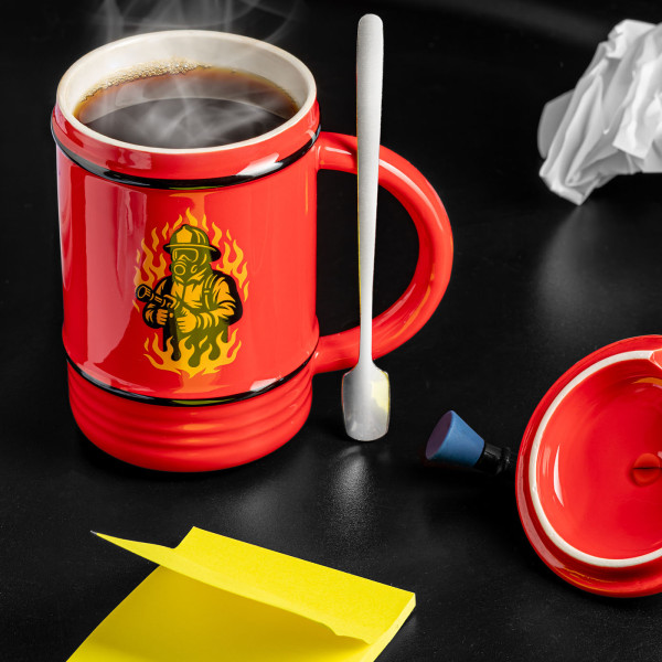 Firefighter mug “Extinguisher” with lid and spoon (450 ml)