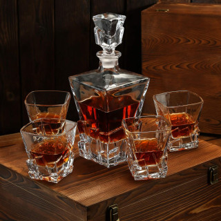 Whisky set in wooden box "ELIXIR"