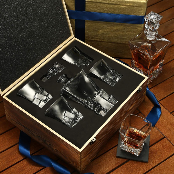 Whisky set in wooden box "ELIXIR"