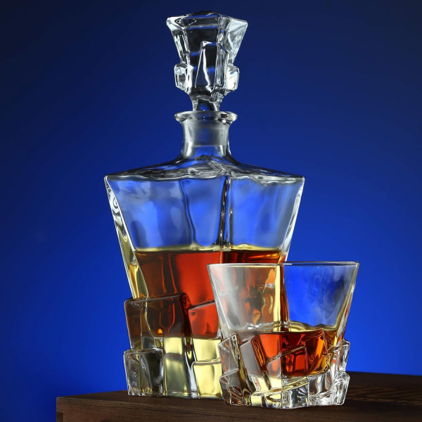 Whisky set in wooden box "ELIXIR"