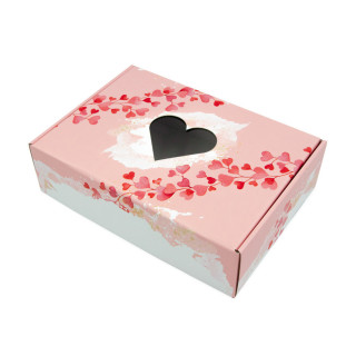 Gift box with heart-shaped window 305x215x85mm