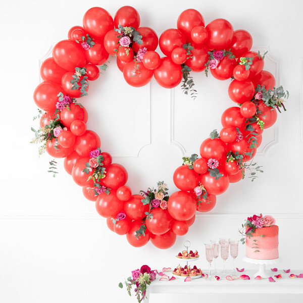 Balloon garland "Red heart" (68 pcs, 160cm) Balloon garland "Red heart" (68 pcs, 160cm)