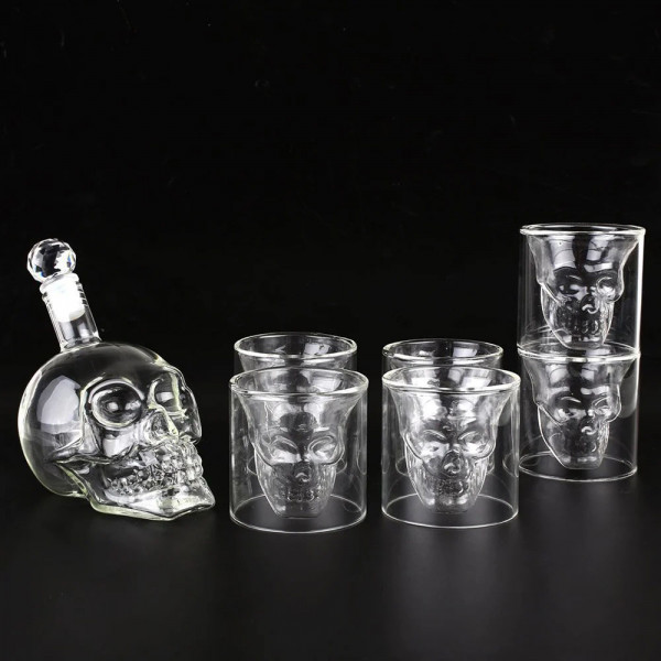 Skull-shaped shot glass (6 pcs.) and carafe set Skull-shaped shot glass (6 pcs.) and carafe set