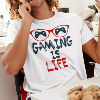 T-shirt "Gaming is life"