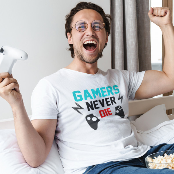 T-shirt "Gamers never die"