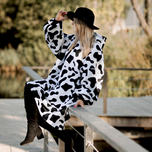 BARAMOOR sweatshirt-blanket "Cute cow"