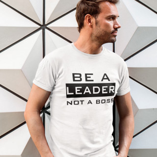 T-shirt "Be a leader"