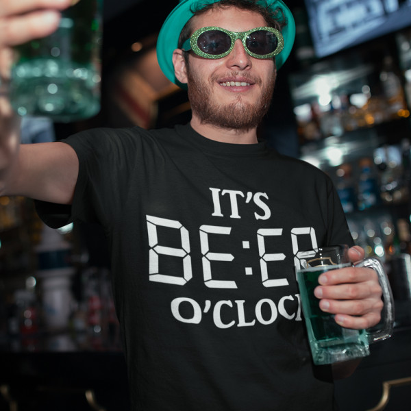 T-shirts "It's beer o'clock"