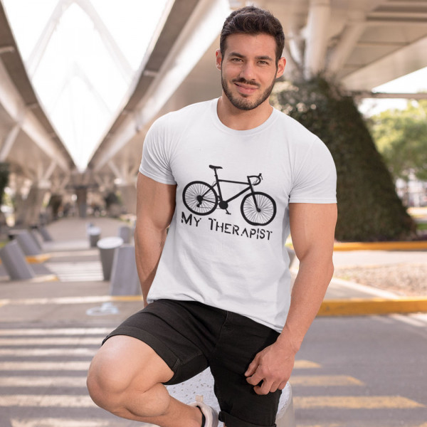T-shirt "My Therapist"