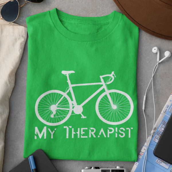 T-shirt "My Therapist"