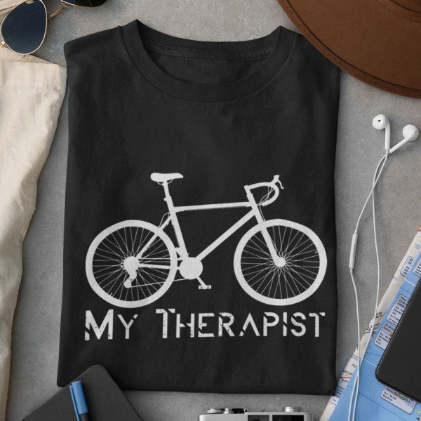 T-shirt "My Therapist"