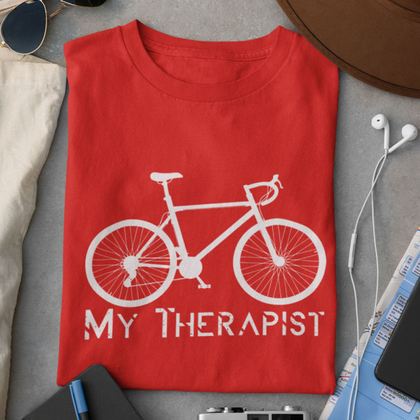 T-shirt "My Therapist"