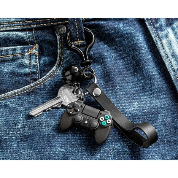 Keychain "Gamer" with bell Keychain "Gamer" with bell