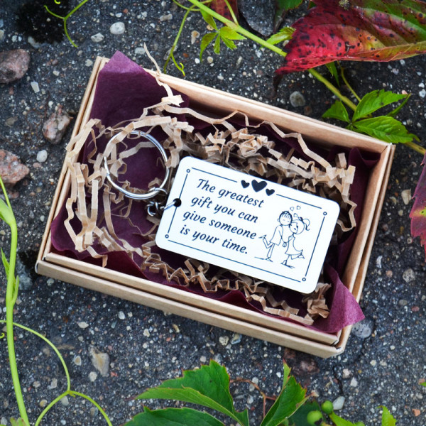 Keychain "The greatest gift you can give someone is your time" Keychain "The greatest gift you can give someone is your time"
