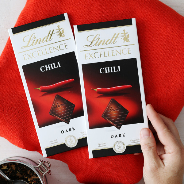 2 pcs. "LINDT EXCELLENCE" dark chocolate with chili extract 2 pcs. "LINDT EXCELLENCE" dark chocolate with chili extract