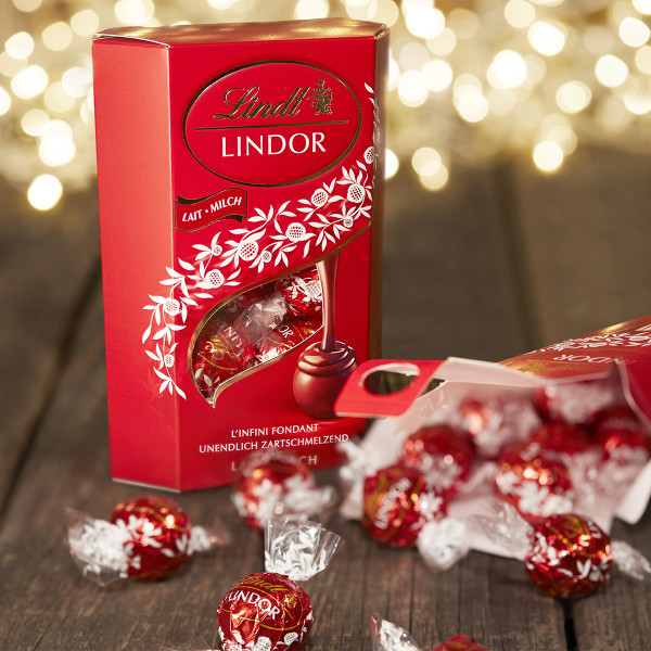 LINDT LINDOR milk chocolate truffles, 200g