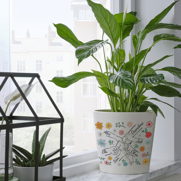 Elegant flower pot "Grandmother and grandchildren" with grandchildren’s names