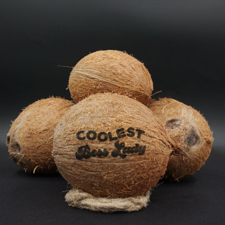 Engraved coconut "Coolest Boss Lady"