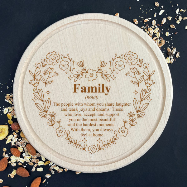 Engraved round cutting board "Family" Engraved round cutting board "Family"