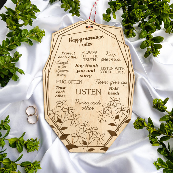 Engraved wooden plaque "Happy marriage rules"