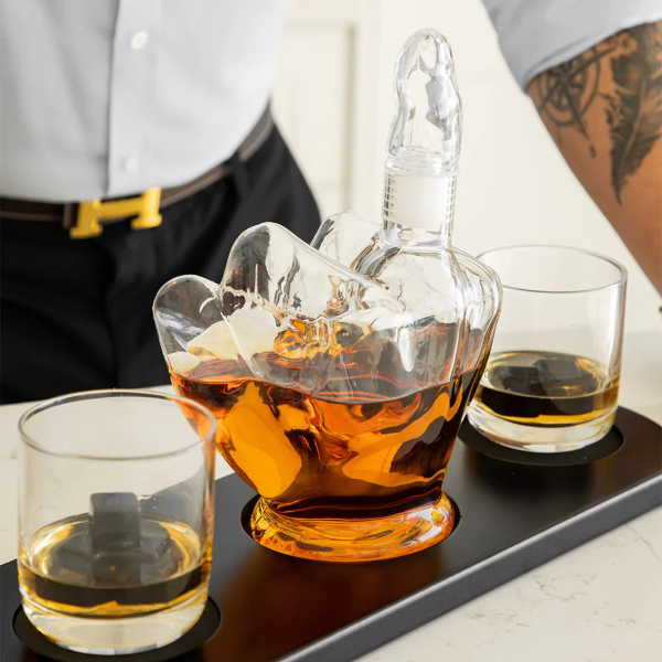 Decanter and 2 glasses set "Middle Finger"