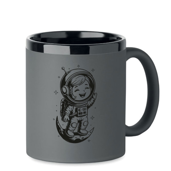 Engraved mug "She is an astronaut"
