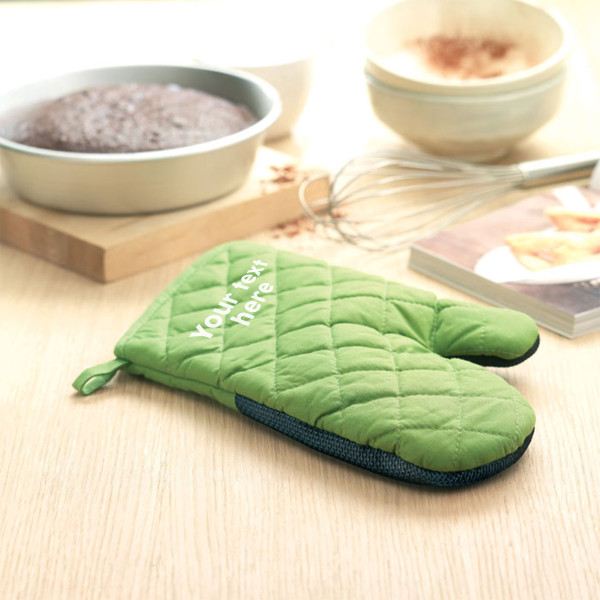Kitchen oven mitt with your chosen text