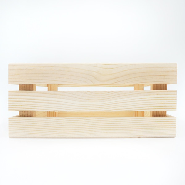 A wooden box (22×15cm)