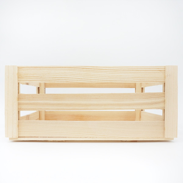 A wooden box (28×18cm)