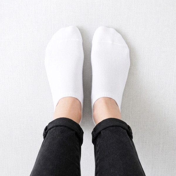 Women's short socks without print