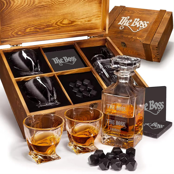 Whiskey set in a wooden box "TORNADO - for the best boss" Whiskey set in a wooden box "TORNADO - for the best boss"