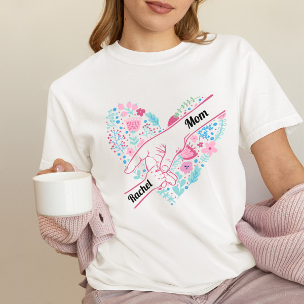 Women’s T-shirt "Mom’s Heart" with selected children’s names