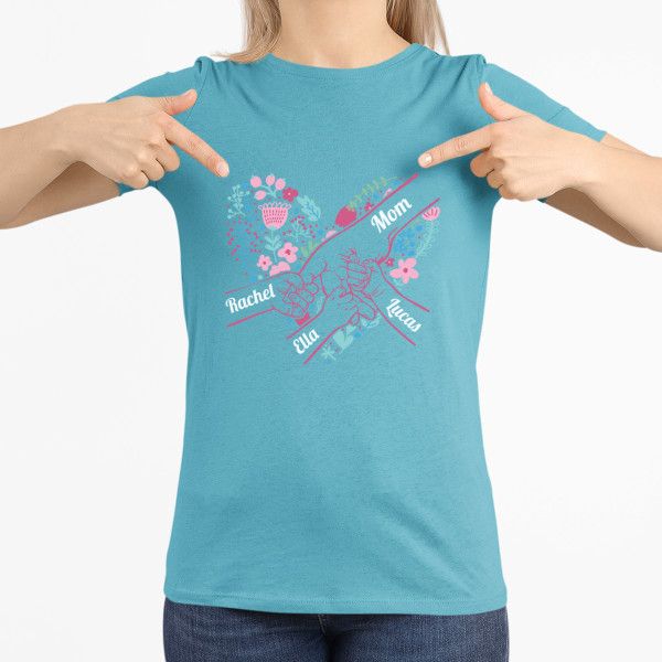 Women’s T-shirt "Mom’s Heart" with selected children’s names