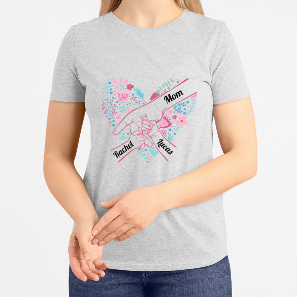 Women’s T-shirt "Mom’s Heart" with selected children’s names