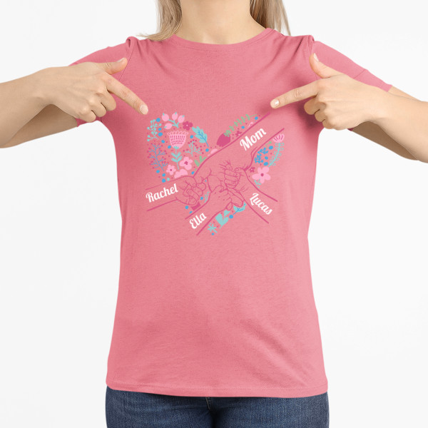 Women’s T-shirt "Mom’s Heart" with selected children’s names